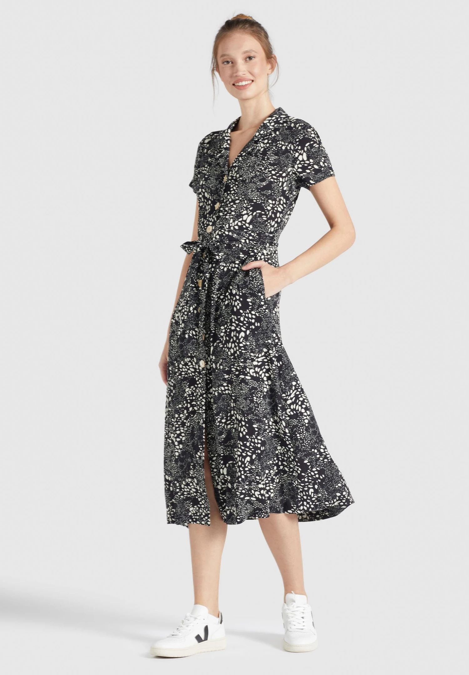 Khujo GoyaAbito A CamiciaSchwarz Weiß Gemustert Donna Vestiti KH121C0CX-Q11 4 Khujo GoyaAbito A CamiciaSchwarz Weiß Gemustert Donna Vestiti KH121C0CX-Q11 - immagine 4