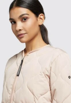 Khujo AlmaGiacca Da Mezza StagioneWar-Pin Donna Giacche E Blazer KH121G0DW-J11 -Delem 5714ef72c8cc42c19b7c27438fd57553