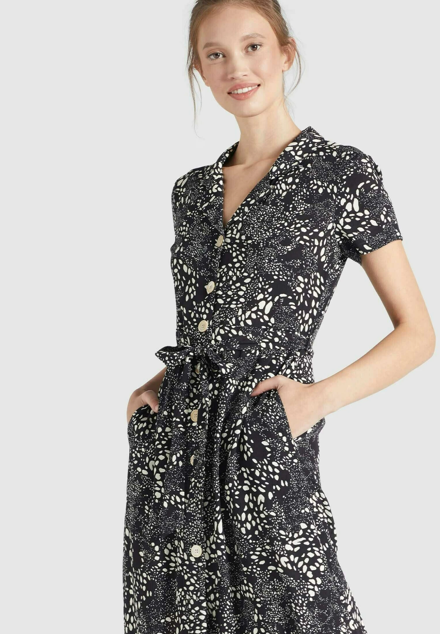 Khujo GoyaAbito A CamiciaSchwarz Weiß Gemustert Donna Vestiti KH121C0CX-Q11 6 Khujo GoyaAbito A CamiciaSchwarz Weiß Gemustert Donna Vestiti KH121C0CX-Q11 - immagine 6