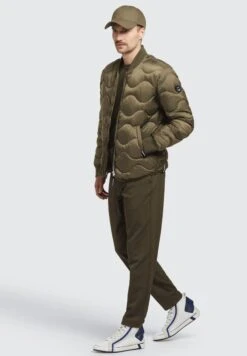Khujo PiccoGiacca Da Mezza StagioneOlivgrün Uomo Giacche KH122T0F6-N11 -Delem 9addb2c3c2ce4273af477185a57e9547
